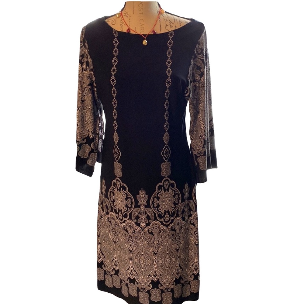 Enfocus Studio Super Light Dress in Size 6. Gently used. Great and Easy Fit.